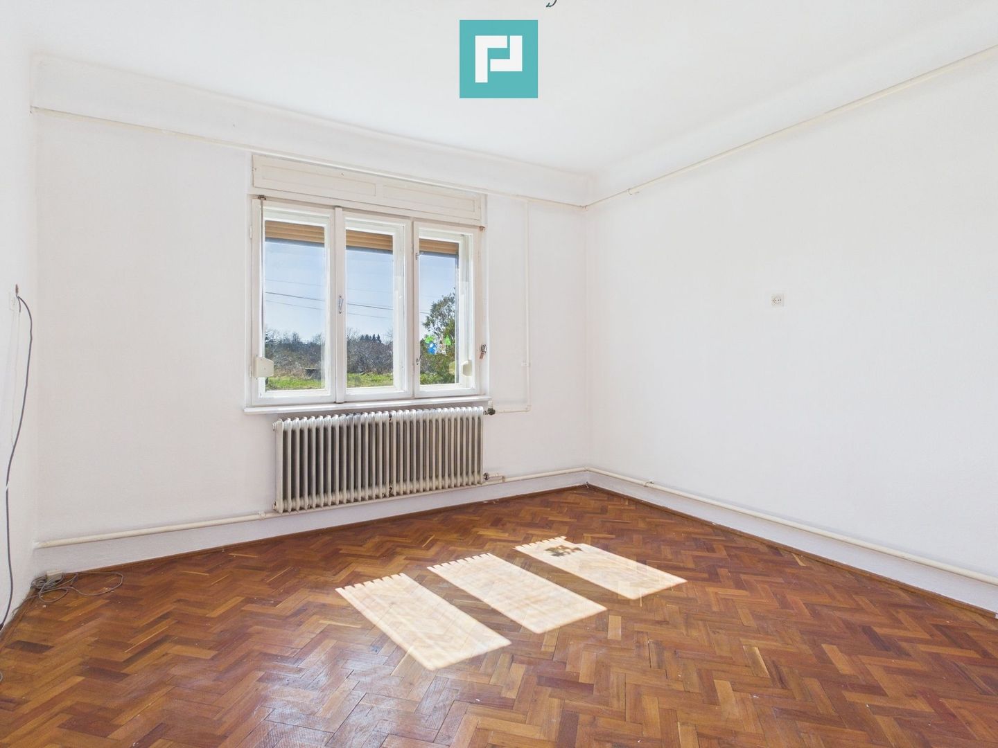 Casă cu 3 camere lângă frontiera Turnu - Poză 5