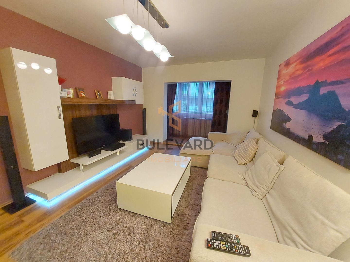 Apartament cu 4 camere decomandate B-dul 21 Decembrie 1989! - Poză 2