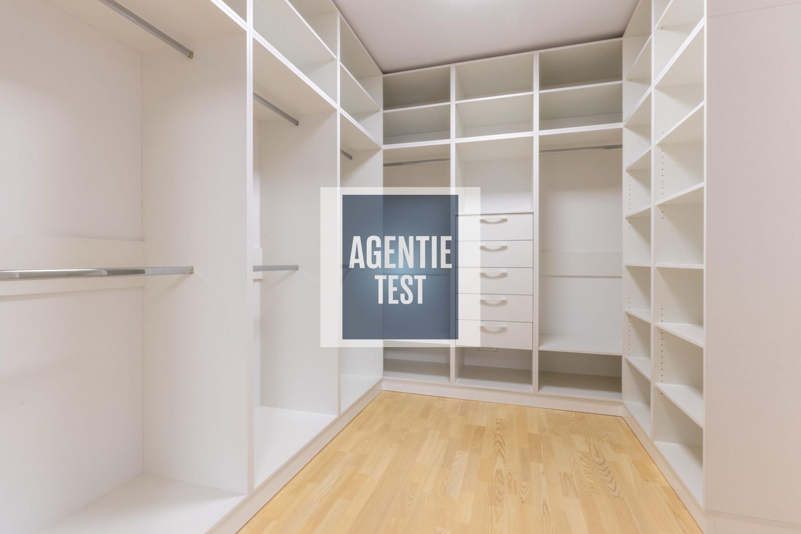 Apartament cu 4 camere de închiriat în zona Alexandru cel Bun - Poză 12