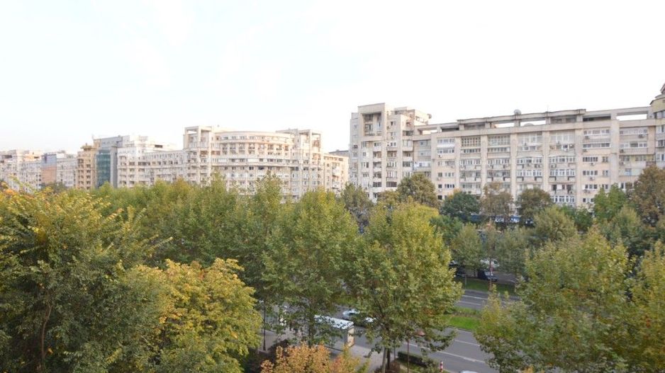 3 camere Unirii 63, prima închiriere, mobilat complet, parcare inclusă - Poză 2