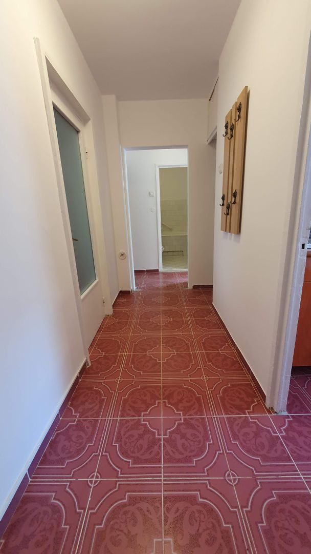 Tractorul zona Cerna, de vanzare apartament 3 camere cf I decomandat - Poză 2