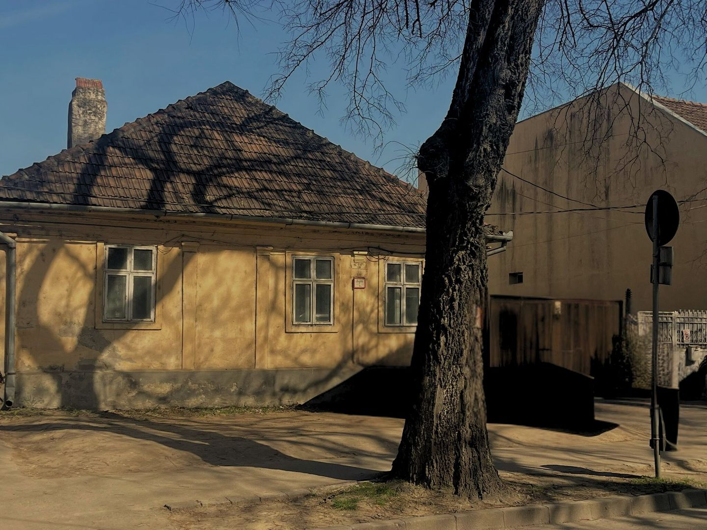 Casă ultracentrală, Oradea – locație premium, potențial excelent - Poză 3