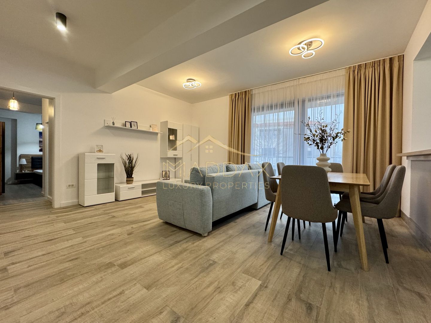 Apartament cu 3 camere *prima inchirere* // zona Herastrau - Poză 2