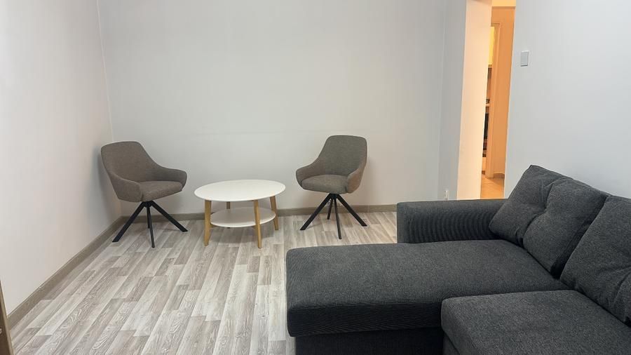 De inchiriat apartament cu 3 camere, Tineretului sector4 - Poză 1