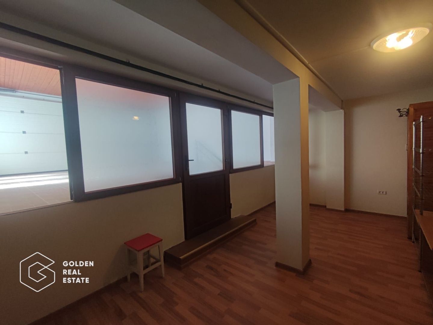 Casa solida, spatiu interior mare, zona Micalaca - Poză 9