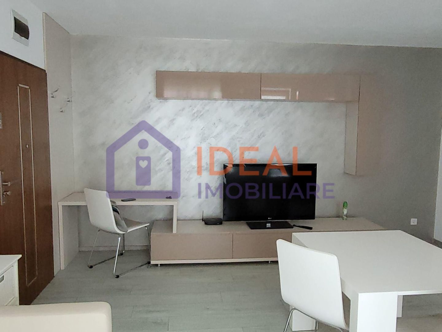 Apartament cu 2 camere de vanzare in Calea Cisnadiei - Poză 1
