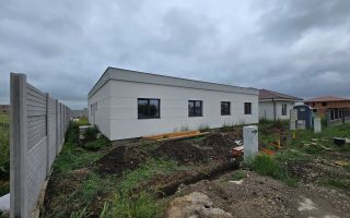 1/2 Duplex pe parter,predare la cheie  , 3 dormitoare, 2 bai, Zona Metro 2, - Poză 1
