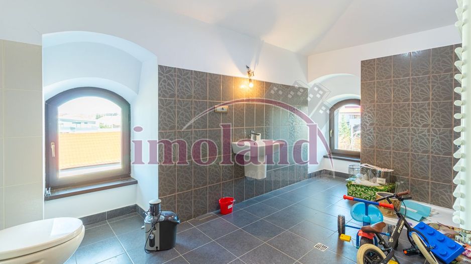 Vila cu piscina si garaj - 6 dormitoare - Pantelimon - Poză 38