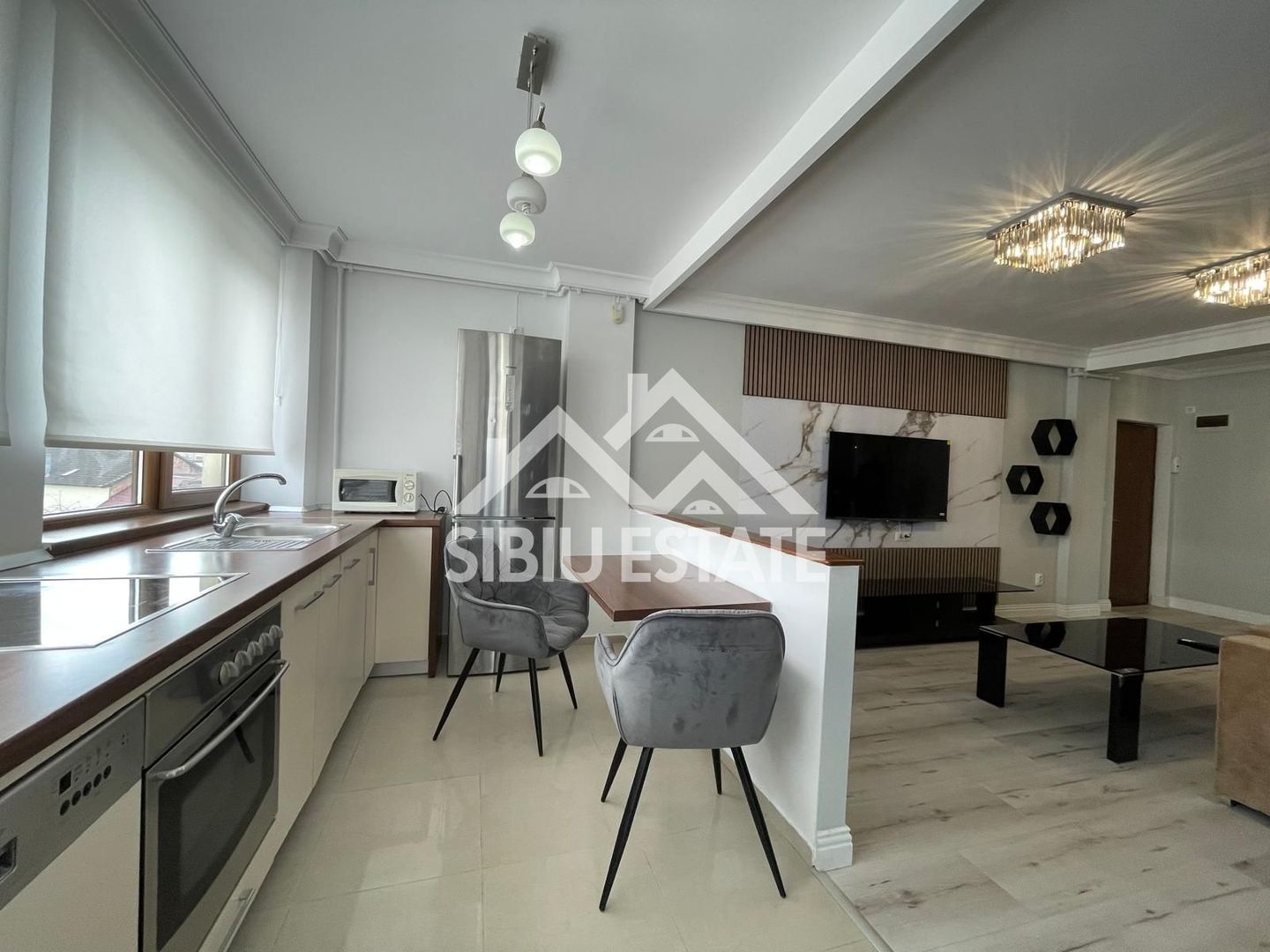 Apartament de inchiriat central 2 camere, parcare subterana Sibiu - Poză 3