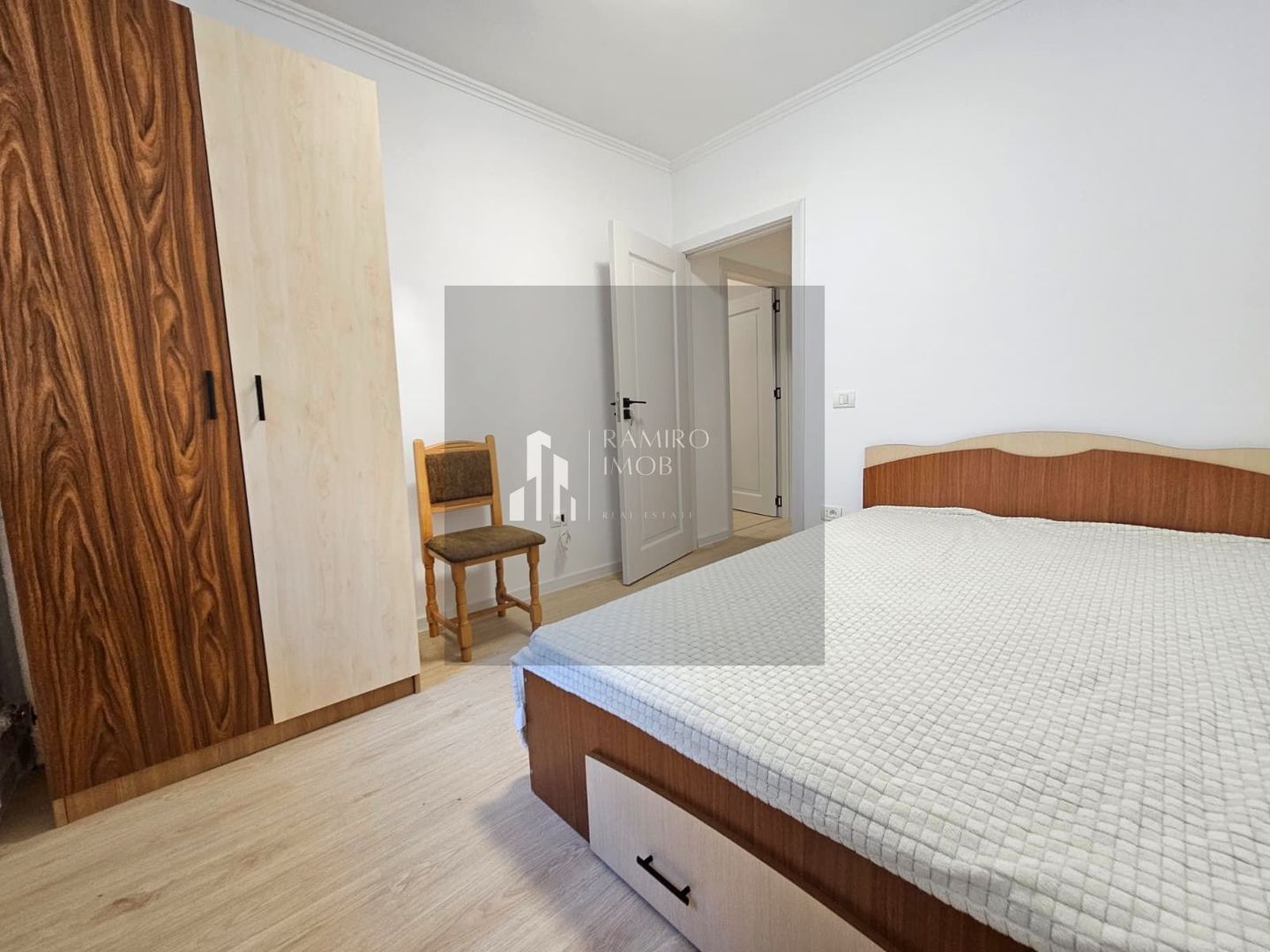 2 camere decomandat, modern| Parcare | 5 min metrou Apărătorii Patriei - Poză 5