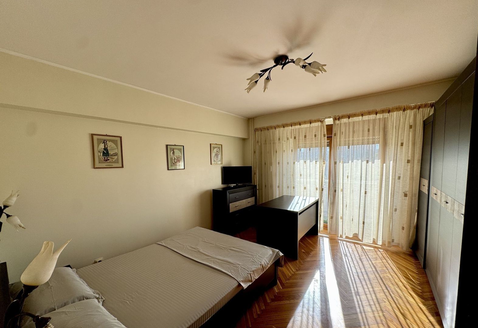 Închiriere Apartament 2 camere, vedere Palatul Parlamentului - Poză 7