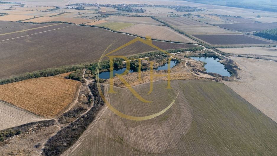 Investiție unică, 10 ha teren cu luciu de apă, ideal pentru turism și agrement! - Poză 8