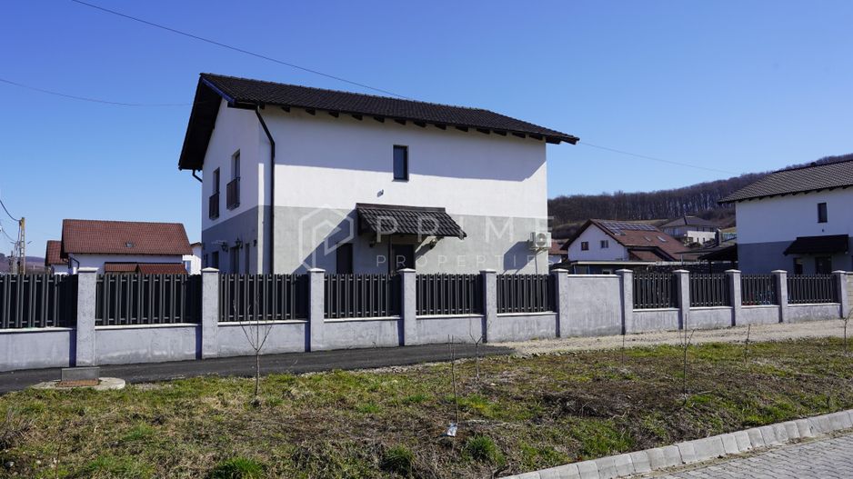 Casă tip duplex complet amenajată si mobilată - Poză 1