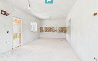 Casă cu 2 camere și teren în Gai - Poză 4