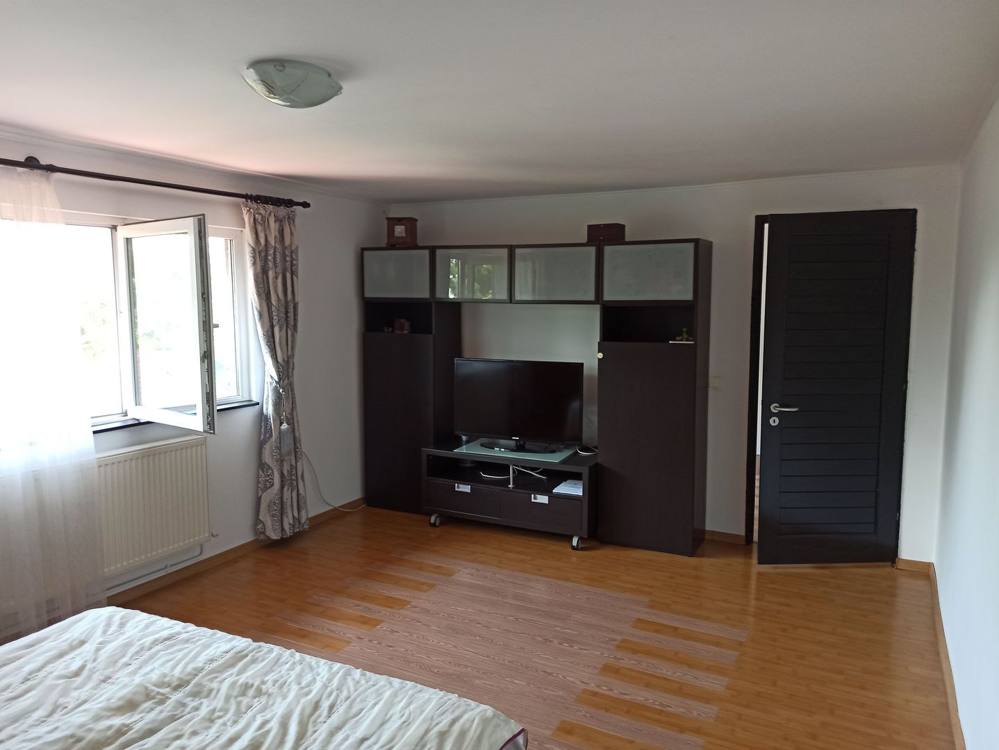 vila indiv+1198mp teren/pe DN4(sosBucuresti) in Frumusani/jud.Calarasi - Poză 74