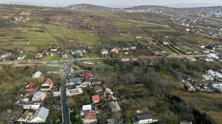 Casa Batraneasca Utilitati la poarta, asfalt nou, 15 min de Iasi - Poză 10