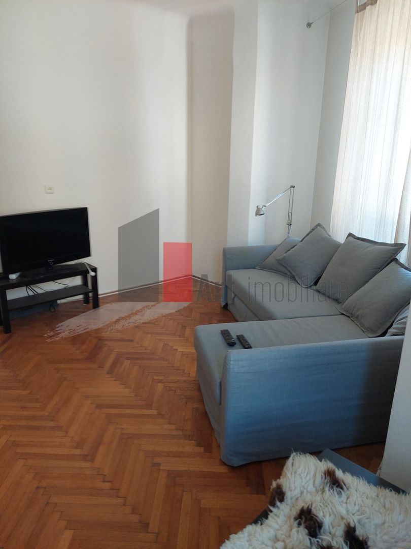 Apartamentul "MONARKI", et. 1 in vila, singur pe etaj, superb - Poză 6