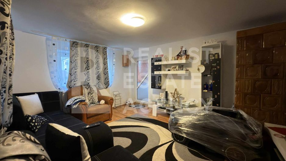 Casă de vânzare în Ostrov – 3 camere + 600 mp teren - Poză 2