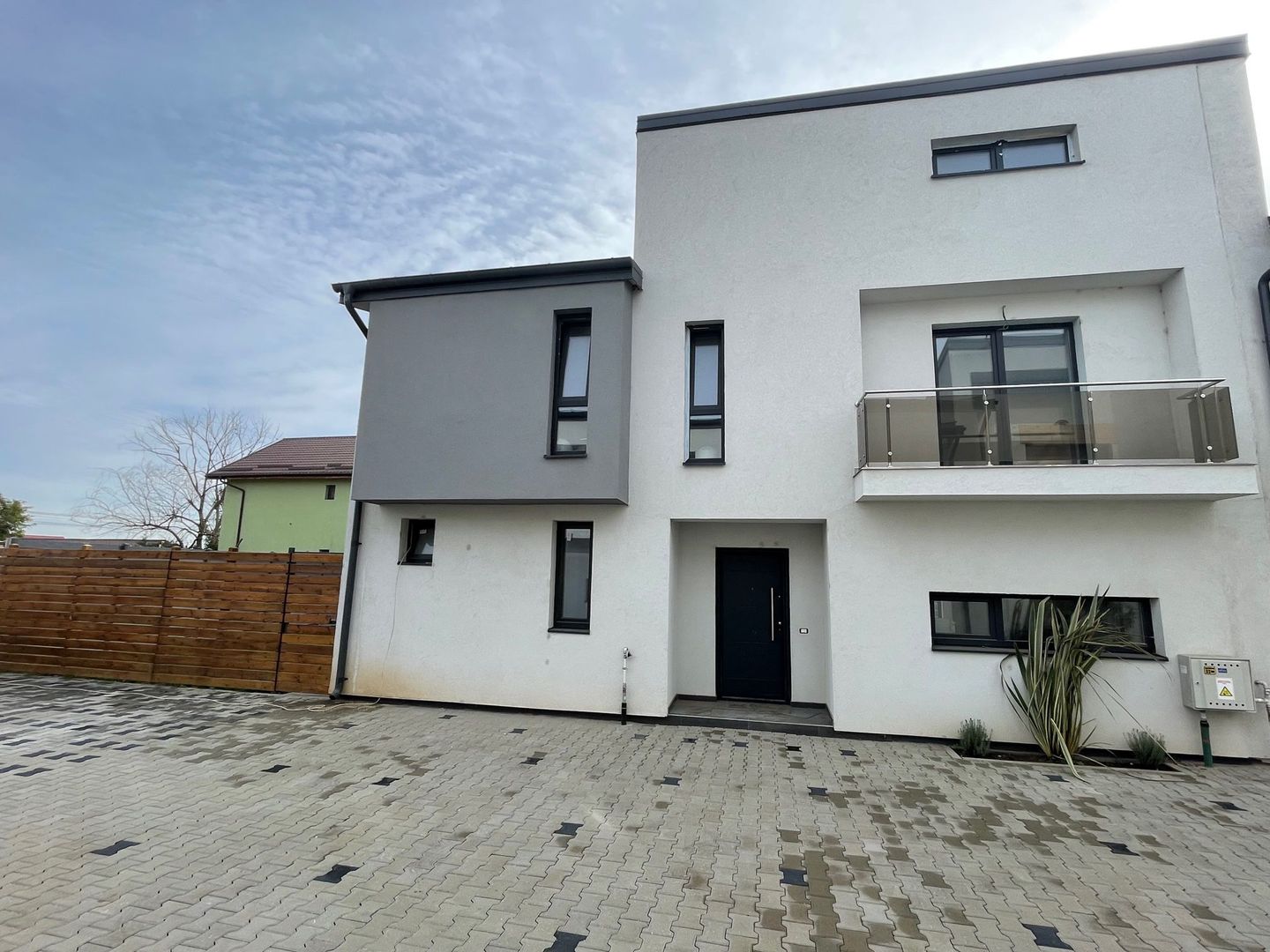 Vila Tunari CENTRAL, 5 camere, curte MARE,  0% comision - Poză 2