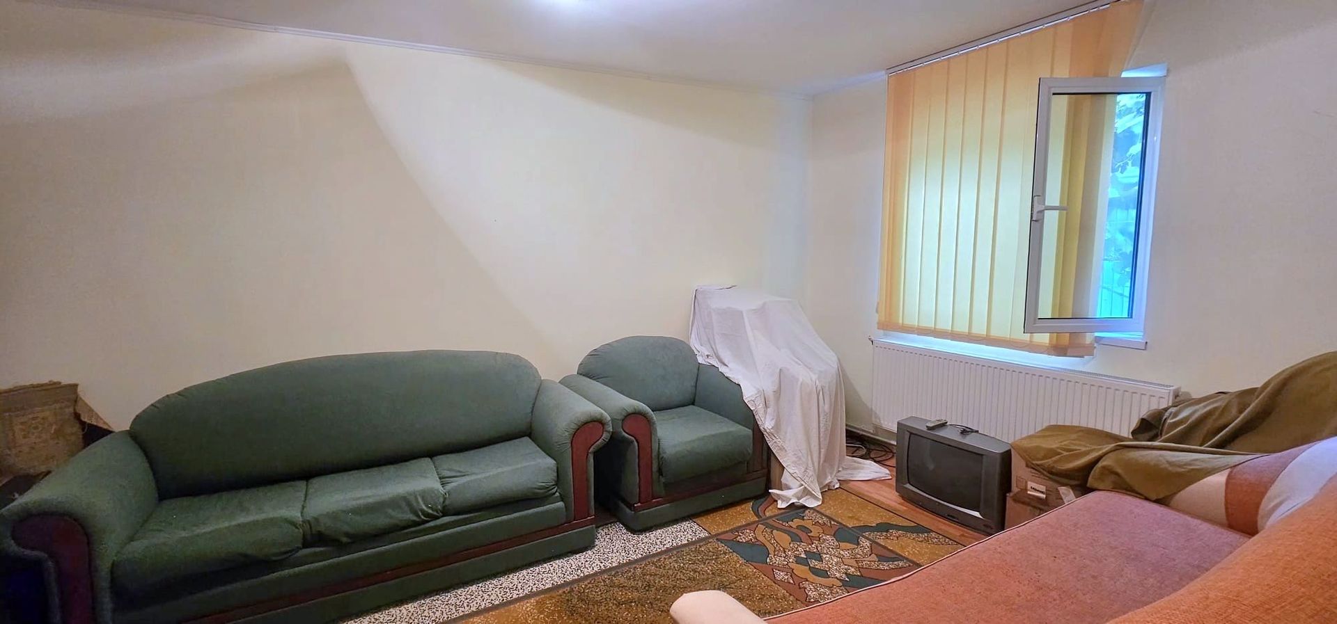 Casa la sol cu teren 1055 mp si livada - Vanatori, Galati - Poză 12