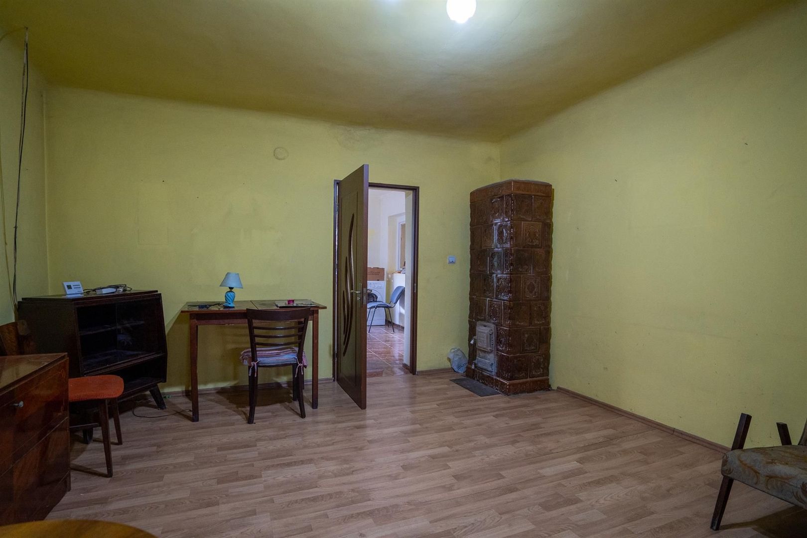 Casa singur in curte  cu dublu front stradal cu garaj in Iosia - Poză 4