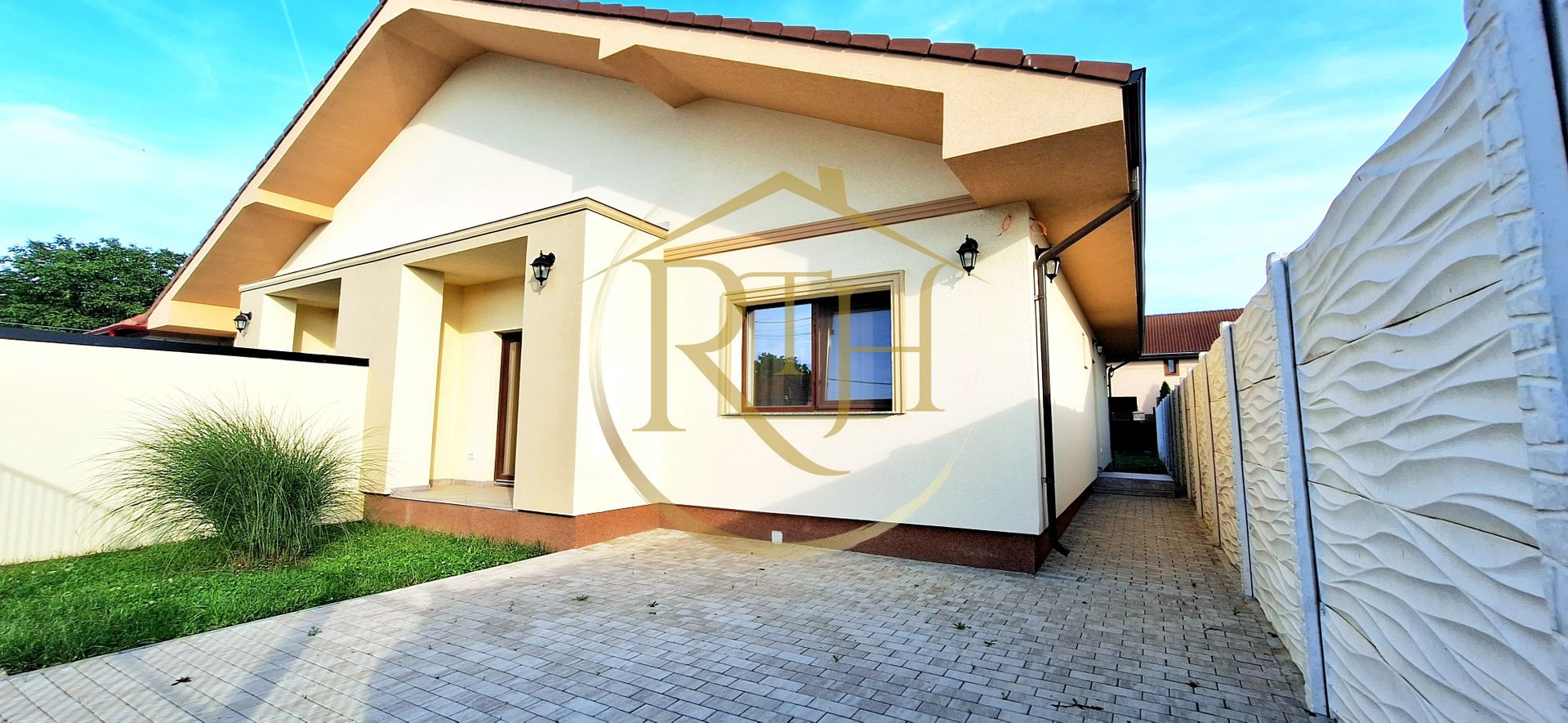 Oferim spre vanzare Casa/Duplex 3 camere, teren 295 mp, Giroc - Poză 1