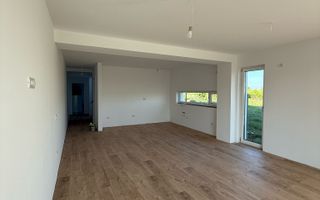 Duplex spatios cu teren generos - Poză 1