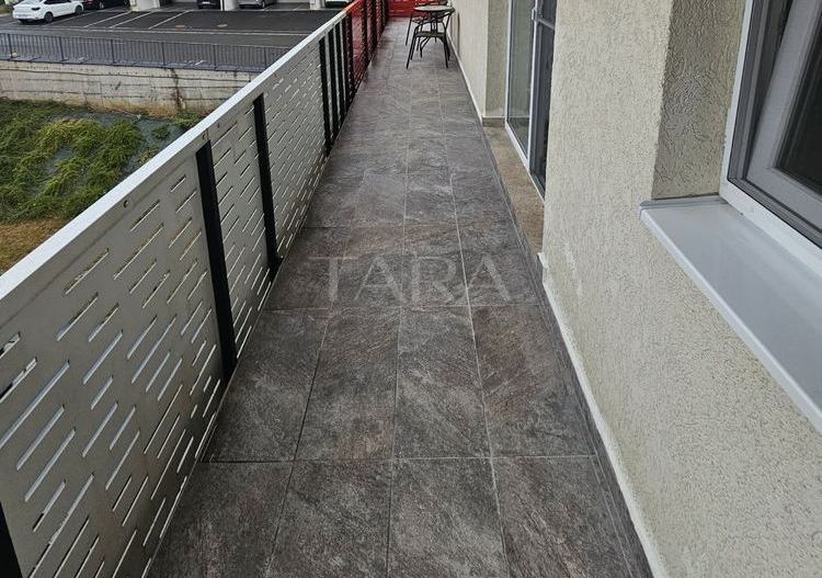 Apartament cu 2 camere, balcon de 20,45 mp, bloc nou. - Poză 7