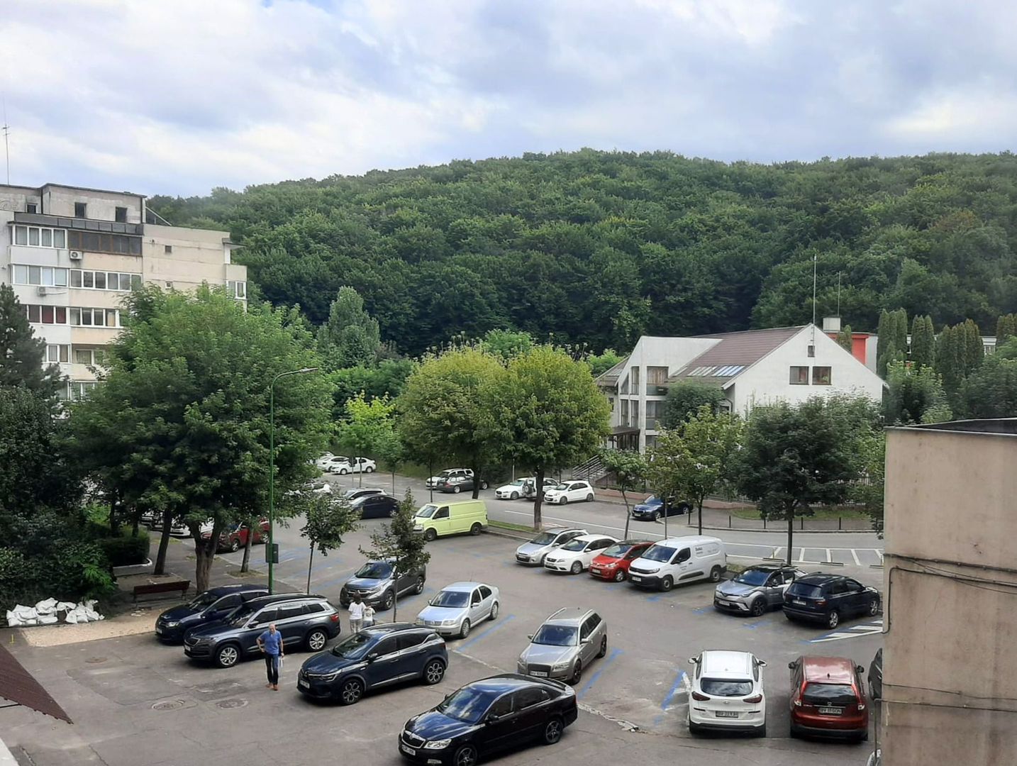 Vanzare 3 camere complet renovat zona pietonala Racadau - Poză 20