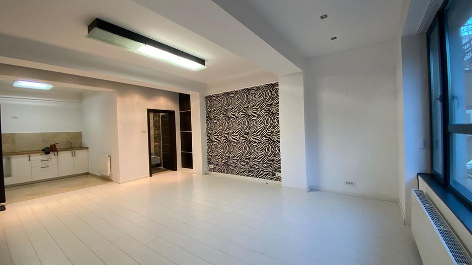 APARTAMENT PENTRU INVESTITORI I PIATA DOROBANTI - Poză 3