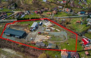 Teren industrial cu hale de prelucrare lemn/cherestea