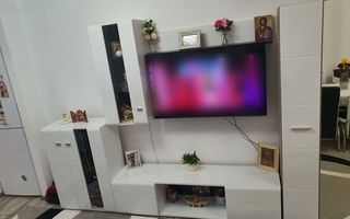 Apartament modern cu 2 camere și parcare subterană, zona Petrom. - Poză 1