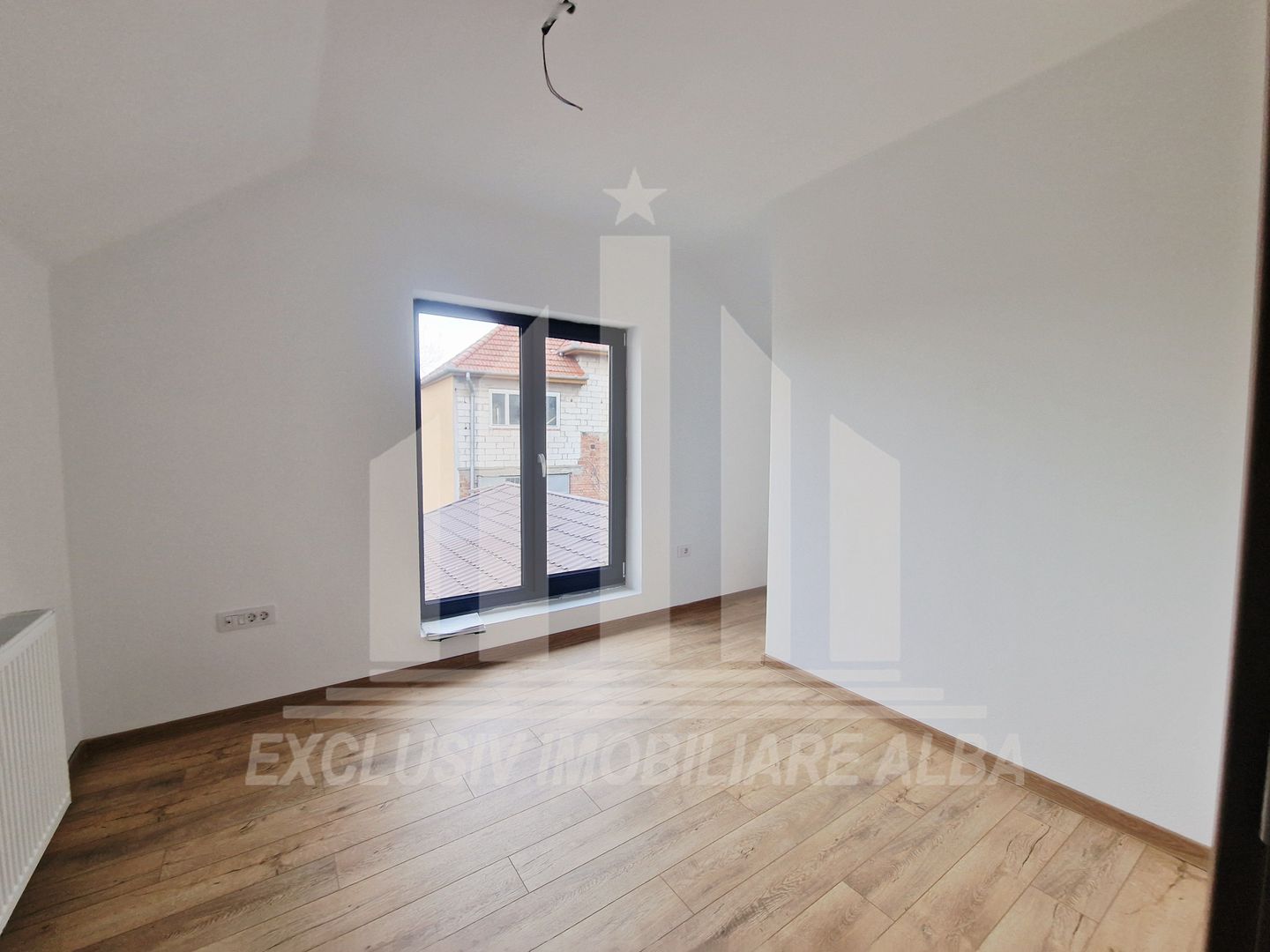 Casa individuala | 120mp | 500mp teren | Centru - Poză 5