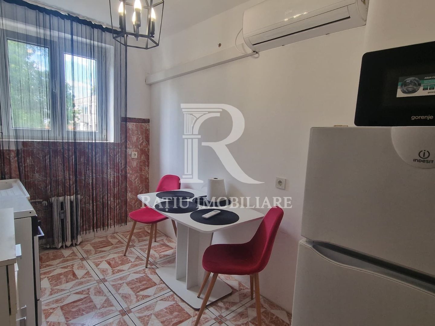 Apartament cu 2 camere | Piata 1 Decembrie | Ultracentral | Oradea - Poză 4