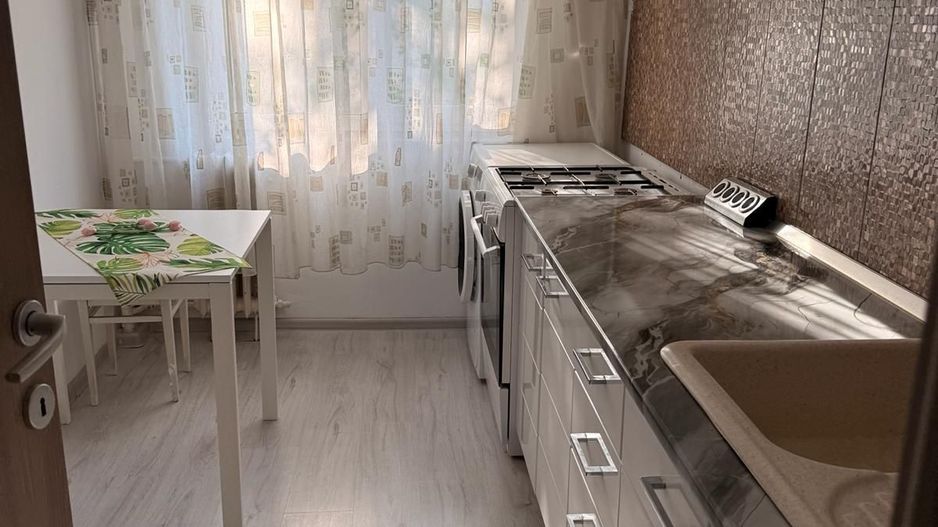 Închiriere Apartament cu 2 camere, decomandat,2 min metrou 1 Decembrie 1918 - Poză 3