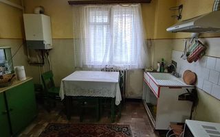 Apartament 3 camere, decomandat, str. Closca - Poză 4
