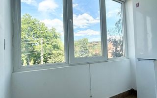 Garsoniera 35 mp, decomandata, centrala proprie, zona Louis Pasteur - Poză 6