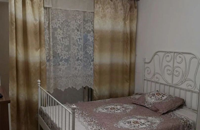 Apartament decomandat 2 camere- Rovine - Poză 3