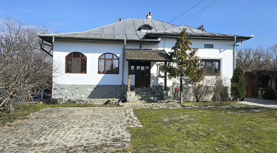 Proprietate de excepție în Lelești – la doar 8 km de Târgu Jiu - Poză 1