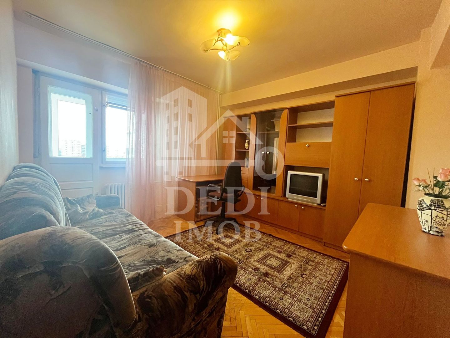 Apartament cu 3 camere de inchiriat Decebal, Oradea - Poză 1