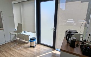 Spațiu pretabil birouri/cabinete medicale - Poză 28