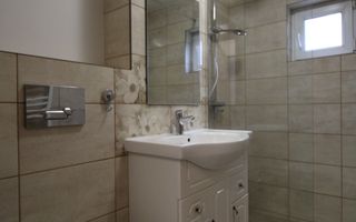 Zona Lunei, 3 camere, centrala proprie. - Poză 5