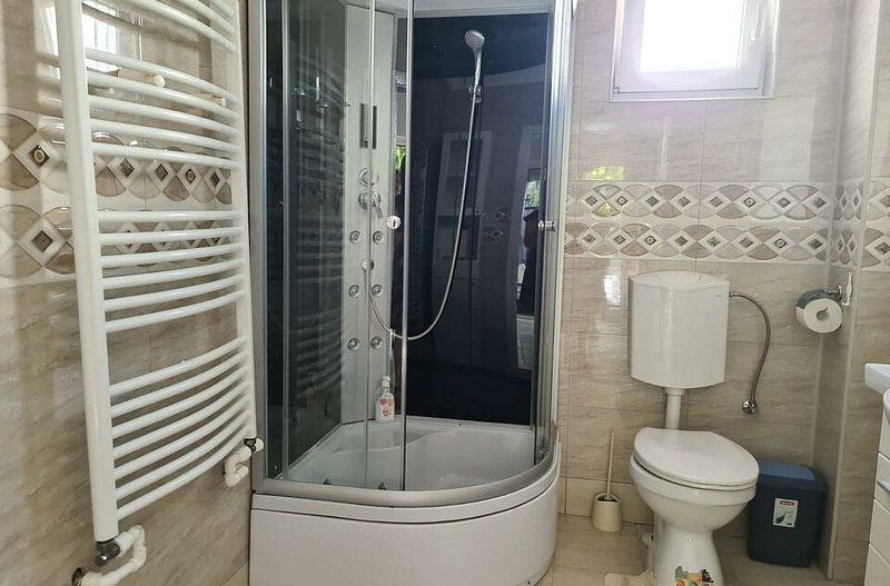 De inchiriat - casa P+1E+M - zona Port, langa liceul de Marina - Poză 12