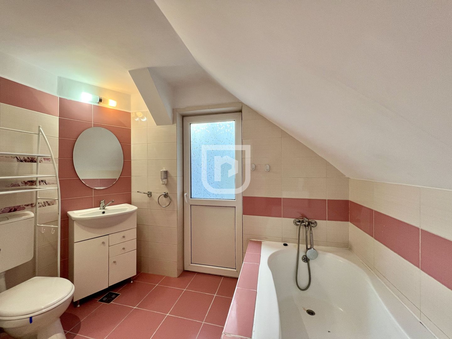 Apartament ULTRACENTRAL de vânzare | Gura Humorului - Poză 14