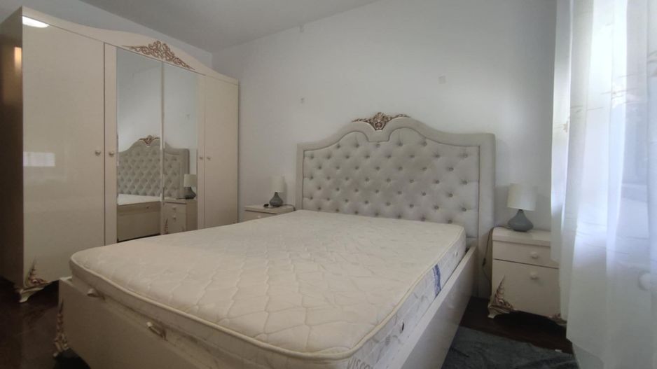 Inchiriem apartament 2 camere spatios intr-un bloc tip vila zona Tractorul - Poză 7