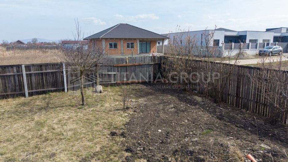 Teren 500 mp, împrejmuit, curent și internet pe teren, cu proiect și autorizație - Poză 12