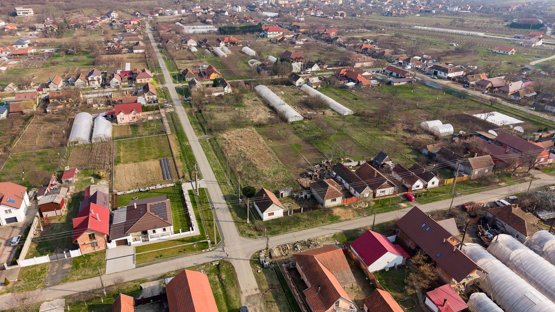 Teren 1.570 mp + casă din cărămidă–zonă liniștită - Poză 12