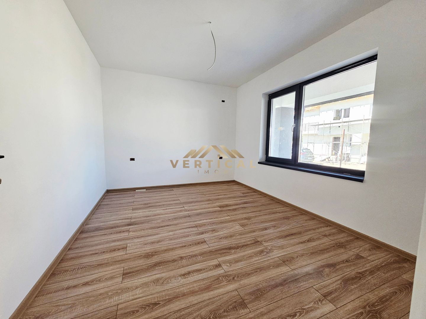 Casa parter 4 camere - comuna Berceni - Poză 12