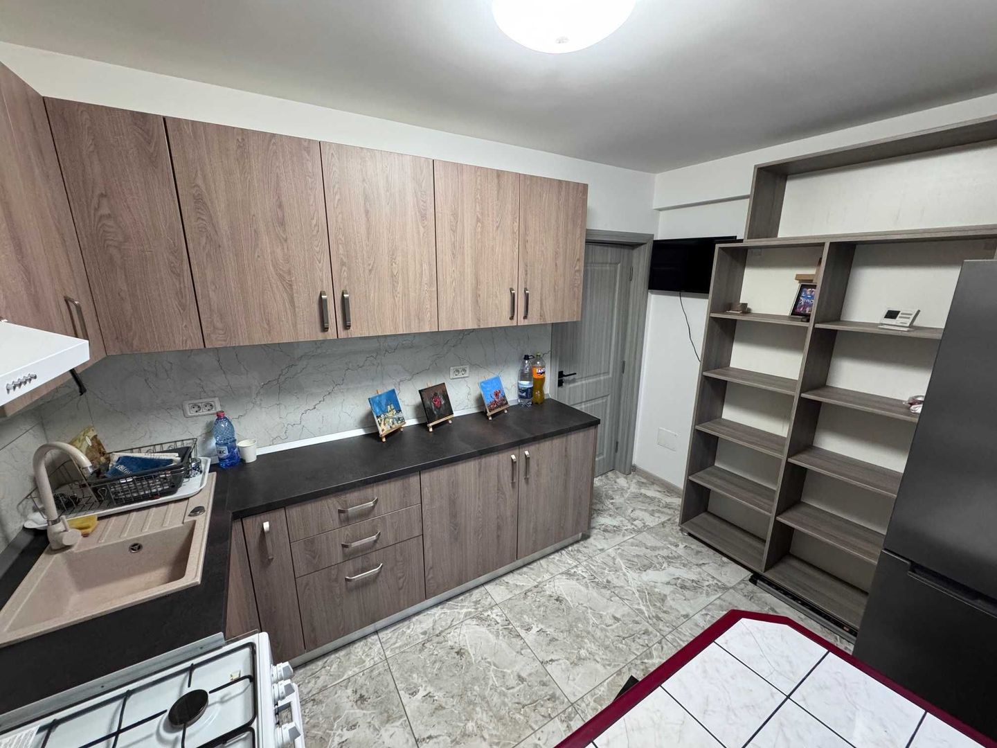 Apartament 1 camera Dec 38 mp Bucium 66500 euro. - Poză 1