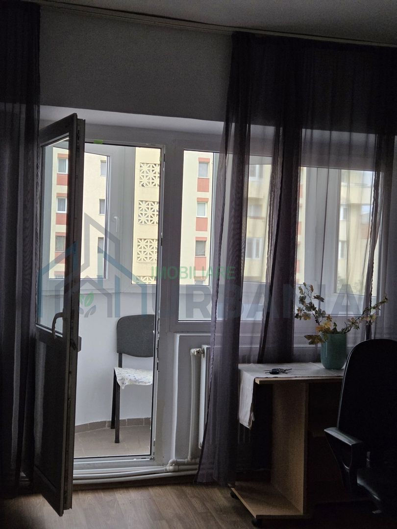 Garsonieră de închiriat, 40 mp, zona Capăt Canta, etaj 4/10, cu lift - Poză 2
